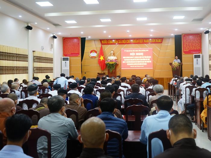 Quang cảnh hội nghị thông tin thành tựu kinh tế - xã hội sau 25 năm tái lập tỉnh Quảng Nam.