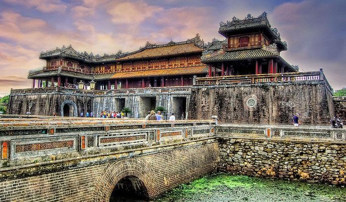 Huế.