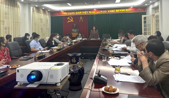 Quang cảnh tọa đàm về xây dựng chính sách hỗ trợ, đãi ngộ nghệ nhân, câu lạc bộ trong lĩnh vực di sản văn hóa phi vật thể thành phố Hà Nội.