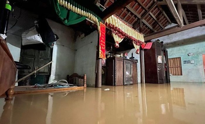 Ông Dương Viết Hải - Phó Chủ tịch UBND huyện Hải Lăng cho biết: "Từ trước đến nay chưa bao giờ có lũ trái vụ xảy ra trong thời điểm này, hiện chúng tôi tiếp tục thống kê thiệt hại và chỉ đạo các địa phương chủ động các phương án cứu lúa".