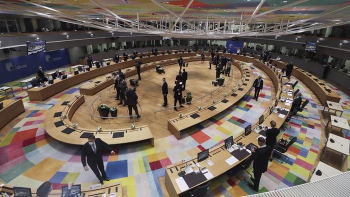 Hội nghị thượng đỉnh khẩn cấp của các nhà lãnh đạo EU ở Brussels đã được triệu tập ngay sau khi quân đội Nga tiến vào Ukraine. Ảnh: AP
