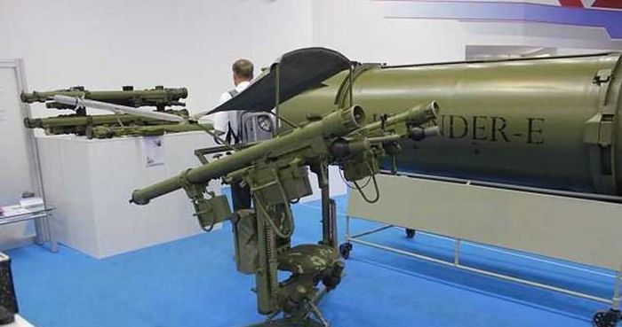 Trước đó theo tờ Washington Post của Mỹ cho biết, chính phủ Đức sau khi viện trợ súng chống trăng đã hứa viện trợ cho Ukraine hàng ngàn tên lửa phòng không vác vai.