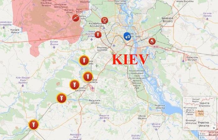Cố vấn của tổng thống Ukraine là ông Oleksiy Arestovych cho biết, các lực lượng Nga đang “rút lui nhanh chóng” khỏi các khu vực xung quanh thủ đô Kiev và thành phố Chernihiv ở miền bắc Ukraine. Điều này đã giúp Quân đội Ukraine giành lại quyền kiểm soát hơn 30 thị trấn hoặc làng mạc xung quanh Kiev.