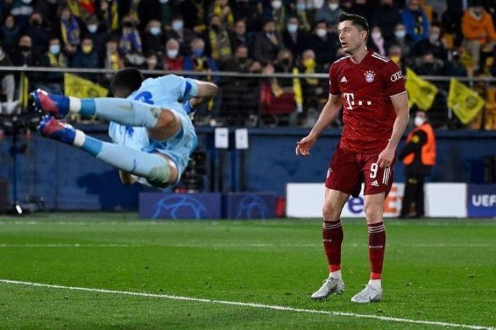 Lewandowski ‘tịt ngòi’ trước Villarreal ở lượt đi tứ kết Champions League.