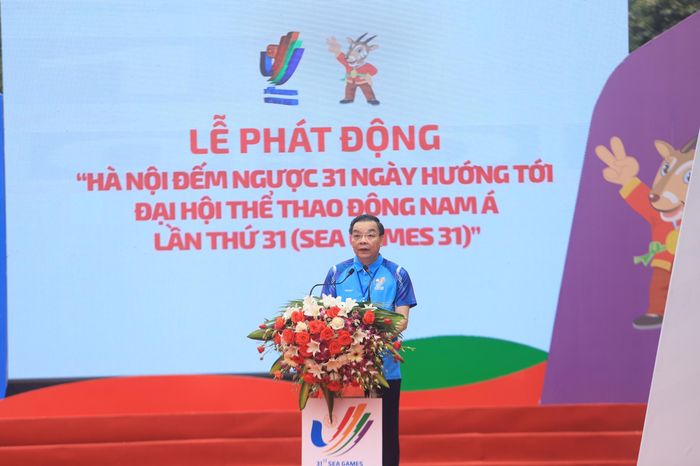 Phát biểu tại Lễ phát động, ông Chu Ngọc Anh - Chủ tịch UBND thành phố Hà Nội, Trưởng ban Chỉ đạo tổ chức SEA Games thành phố Hà Nội chia sẻ: "Nhận thức rõ ý nghĩa và tầm quan trọng của sự kiện chính trị, thể thao này, đến nay công tác chuẩn bị cơ sở vật chất phục vụ thi đấu trong chương trình Đại hội, công tác trang trí, cổ động trực quan trên địa bàn thành phố đã cơ bản hoàn tất, sẵn sàng chào đón ngày hội lớn của thể thao Đông Nam Á khởi tranh".