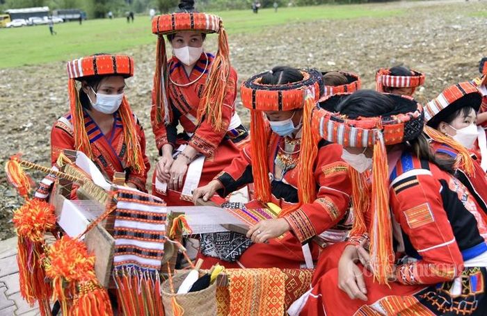 Thổ cẩm dân tộc Pà Thẻn có giá trị thẩm mỹ cao
