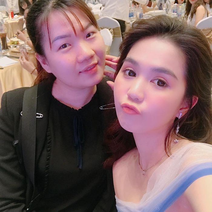 Mỗi kênh của cô trợ lý này có đến vài chục nghìn đến cả trăm nghìn lượt follow, ra clip hay ảnh nào là hút tương tác rất lớn, có nhiều clip đặt cả triệu view.