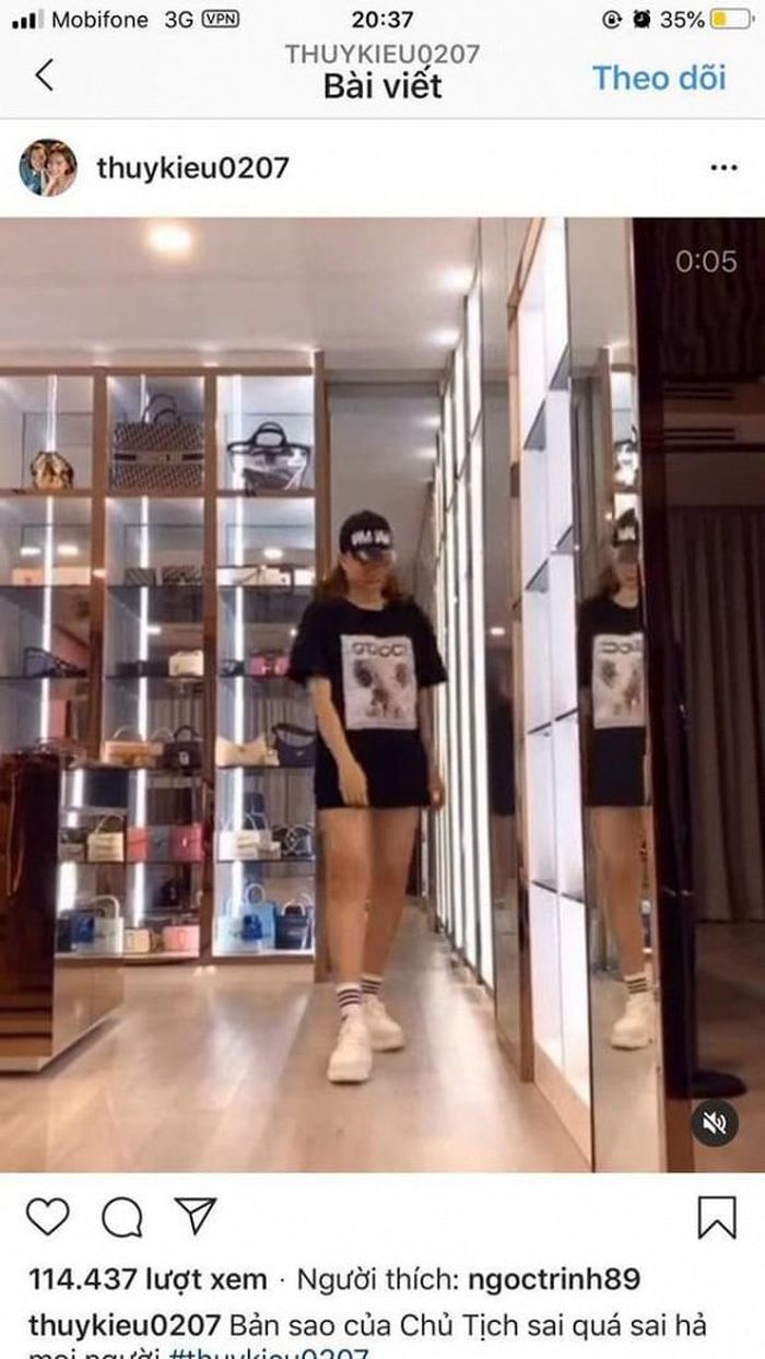 Cô nàng tham gia vào tất cả các mạng xã hội như YouTube, TikTok, Facebook, Instagram... và thường xuyên đăng tải hình ảnh về cuộc sống của mình, thi thoảng cũng xuất hiện Ngọc Trinh.