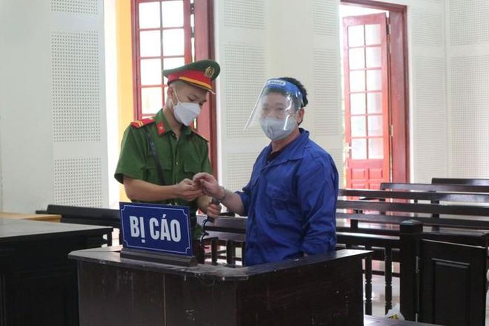 Nguyễn Văn Việt trong phiên xét xử