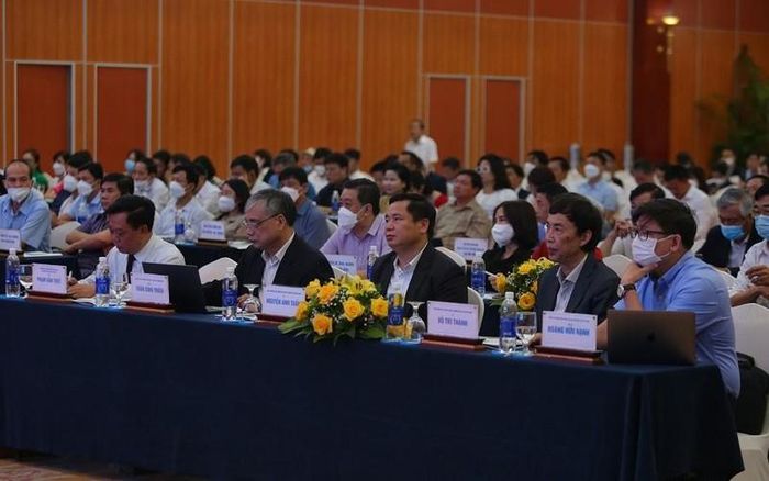 Hội thảo thu hút sự tham dự của hơn 300 đại biểu trên cả nước.