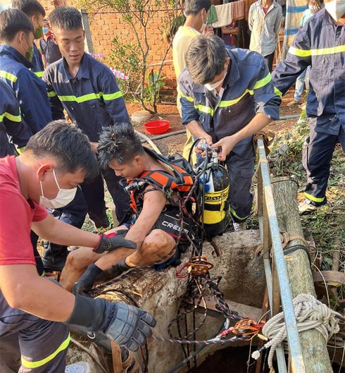 Đại úy Thái Ngô Hiếu trong một lần thực hiện nhiệm vụ cứu nạn.