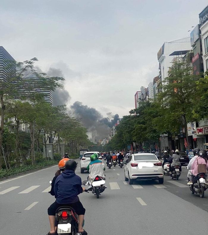 Đến 14h đám cháy cơ bản đã được khống chế.