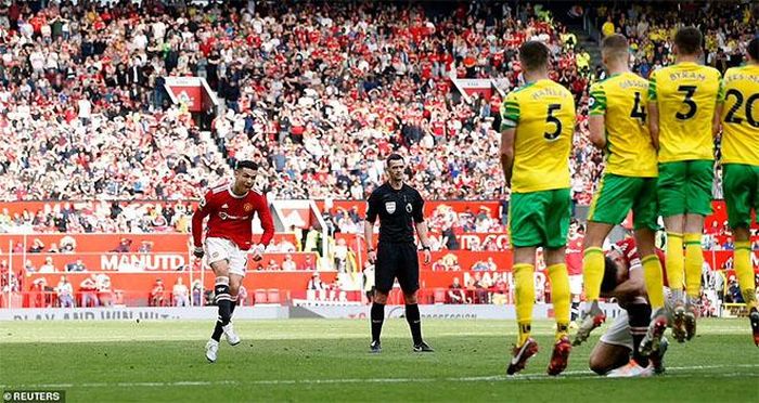 Rất lâu rồi Ronaldo mới lại ghi bàn từ đá phạt trực tiếp