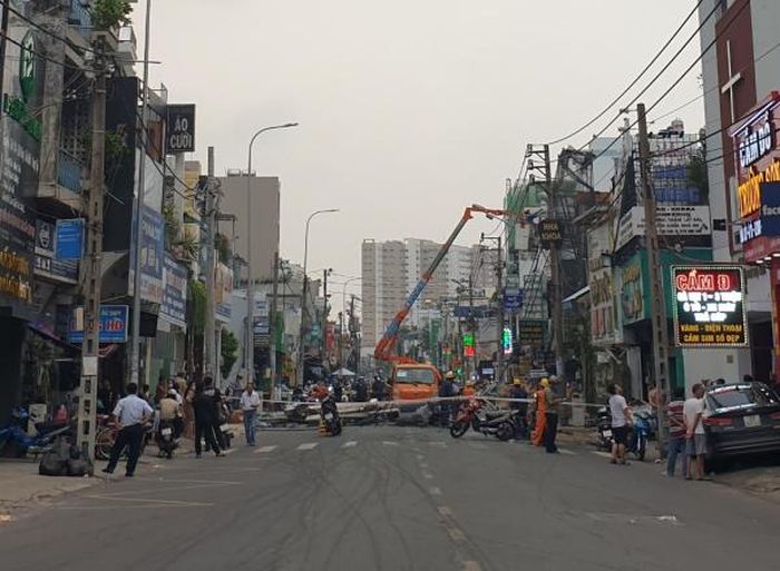 Cơ quan chức năng phong tỏa hiện trường khắc phục sự cố.