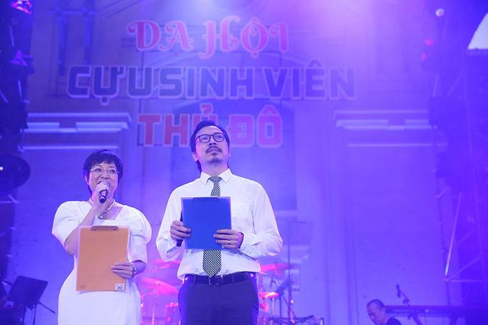MC Đinh Tiến Dũng và MC Thảo Vân khiến khán giả thích thú bởi lối dẫn dắt hóm hỉnh