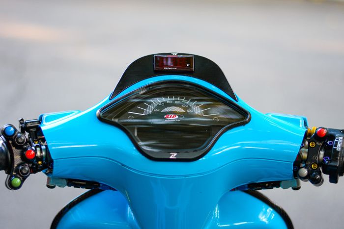  Cụm đồng hồ tốc độ SIP là món đồ nâng cấp phổ biến cho dòng Vespa Sprint. 