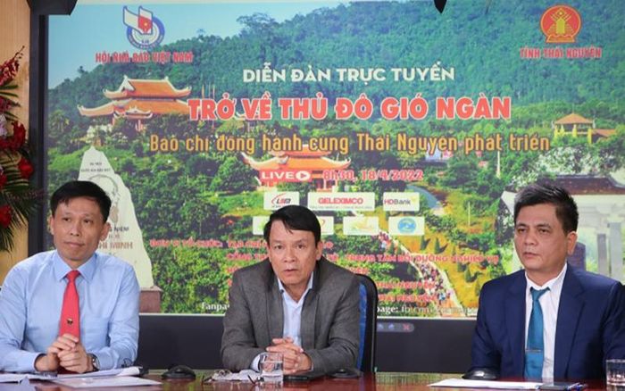 Các đại biểu dự diễn đàn tại điểm cầu Hội Nhà báo Việt Nam.