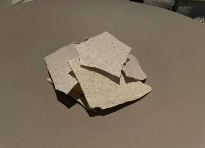 Món tráng miệng có hình dạng giống như những miếng thạch cao nhưng có hương vị rất ngon.