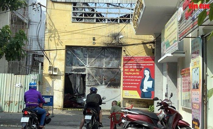 Cửa vào khu nhà xưởng. Ảnh: mạnh Linh/Báo Tin tức