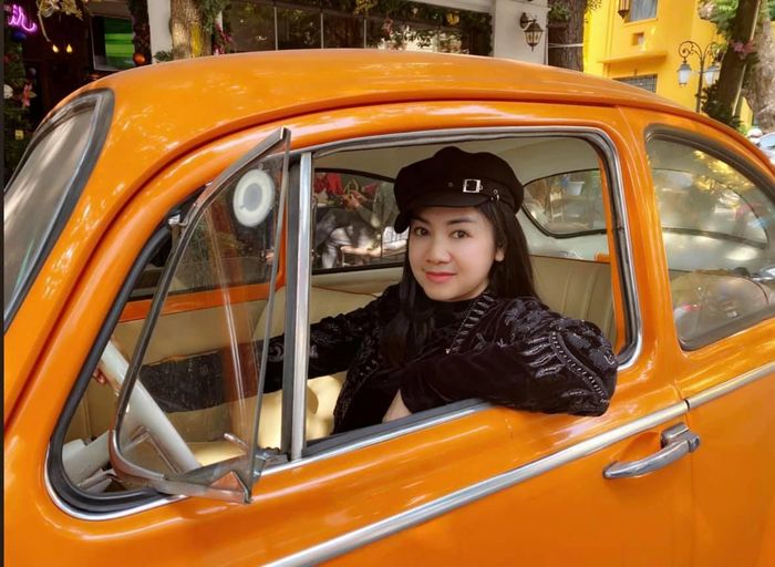 Không ai nghĩ "lá ngọc cành vàng" đã ngoài 50 tuổi