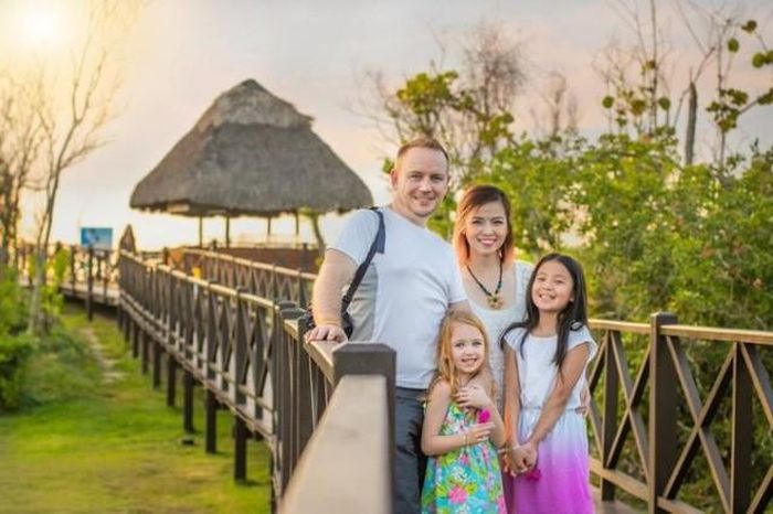 Con gái Việt Anh hiện sống tại nước ngoài với mẹ