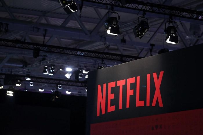  Netflix triển khai thu phí các tài khoản chia sẻ mật khẩu với nhiều người trên toàn thế giới. Ảnh: Getty Images. 