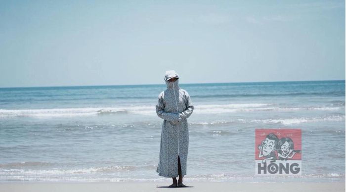 Khi ra biển thì phải tạo một dáng khác mát mẻ hơn, tạo cảm giác hòa mình vào thiên nhiên dù chẳng thấy mặt mũi đâu. Ảnh: Tổng hợp