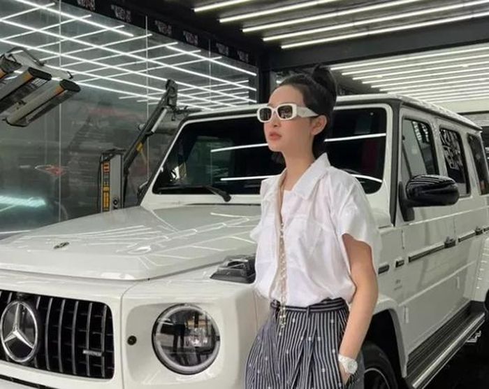 Những hình ảnh Hiền Hồ và G63 đã không còn.