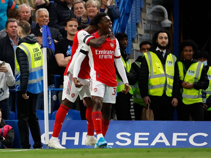  Lần đầu tiên sau 11 năm, Arsenal mới lại có một cầu thủ lập cú đúp vào lưới Chelsea tại Premier League. 2 bàn này có ý nghĩa đặc biệt với Nketiah bởi anh từng bị Chelsea thải loại khi 16 tuổi. 