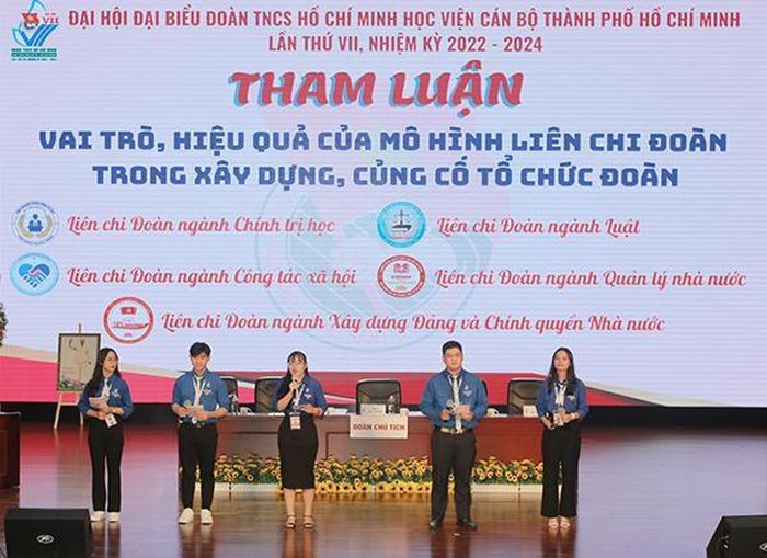 Các đại biểu tham dự Đại hội được nghe các chuyên đề chia sẻ về những hiến kế cho công tác Đoàn.