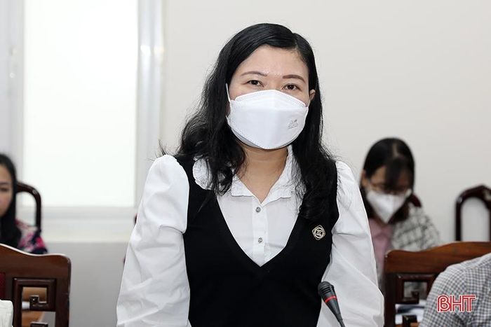 Ủy viên Ban Văn hóa - Xã hội, HĐND tỉnh Nguyễn Thị Nguyệt: Cần có cơ chế chính sách phù hợp đối với trường mầm non ngoài công lập để giảm áp lực về cơ sở vật chất, giáo viên đối với các trường công lập, đáp ứng nhu cầu của người dân.
