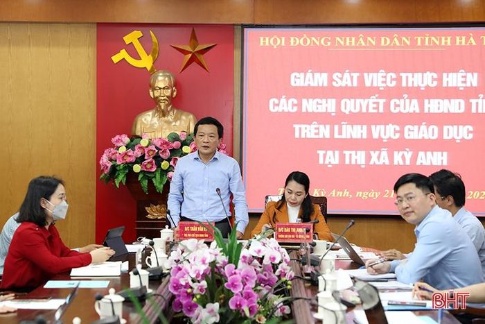 Phó Chủ tịch HĐND tỉnh Trần Văn Kỳ kết luận cuộc giám sát.