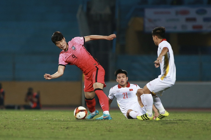 Trận U23 Việt Nam - U20 Hàn Quốc diễn ra hấp dẫn. Ảnh: LÂM THỎA.