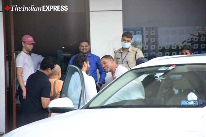 Những hình ảnh của Will Smith tại Ấn Độ được ghi lại vào ngày 23/4. Ảnh: The Indian Express.