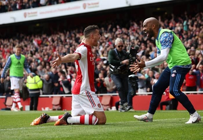 Xhaka nâng cách biệt trận đấu lên 3-1.