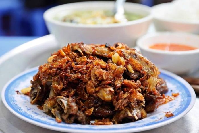 Nhìn hấp dẫn như thế này làm cho thực khách mê mẩn. (Ảnh: Thủy Ngan Cháy Tỏi – Hàng Lược)