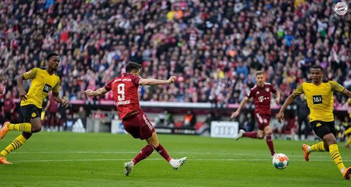 Đến phút 34, Lewandowski nhân đôi cách biệt sau pha kiến tạo hoàn hảo của Thomas Mueller. (Nguồn: FcBayern)