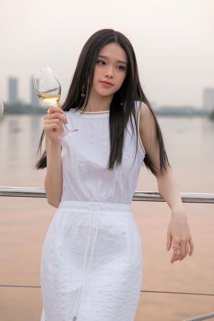 Hot girl Linh Ka.