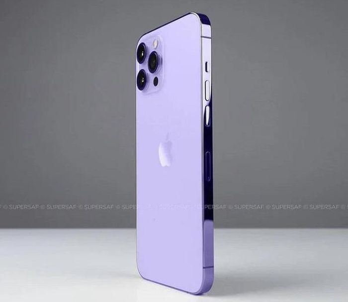 Apple cũng sẽ làm mới đèn flash trên iPhone 14, với một vòng tròn nhỏ trong một vòng tròn lớn, thay vì thiết kế hai đèn hình tròn đặt cạnh nhau như hiện tại.