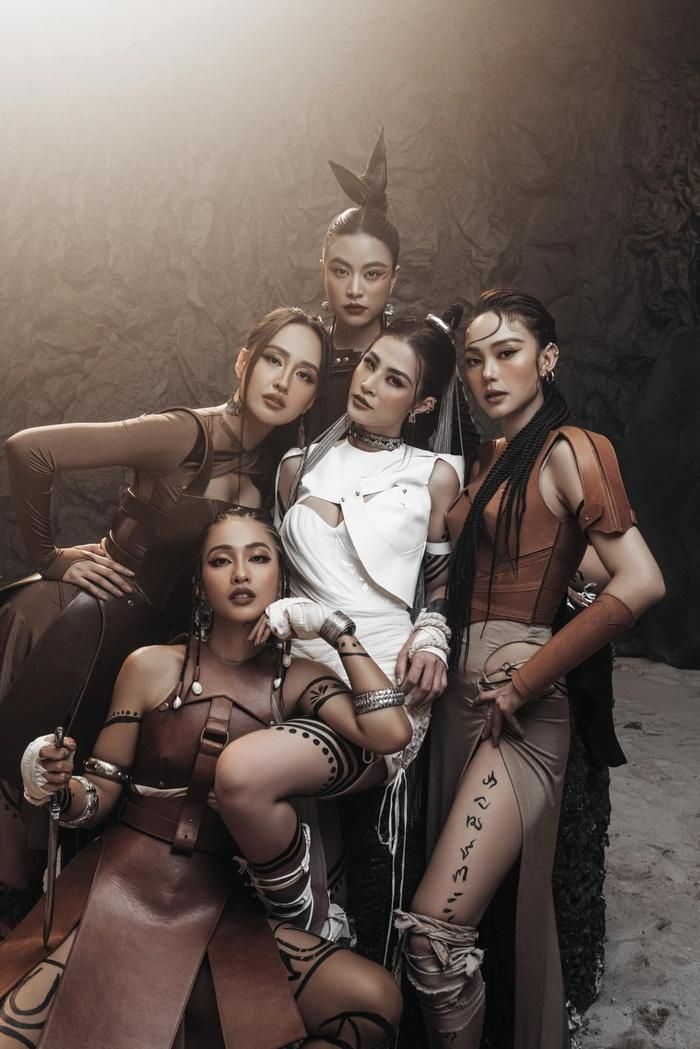 Dàn cameo đình đám trong MV mới của Đông Nhi