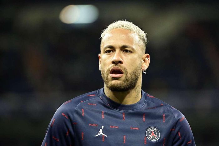 Neymar có mối quan hệ không tốt với cổ động viên PSG thời gian qua. Ảnh: Reuters.