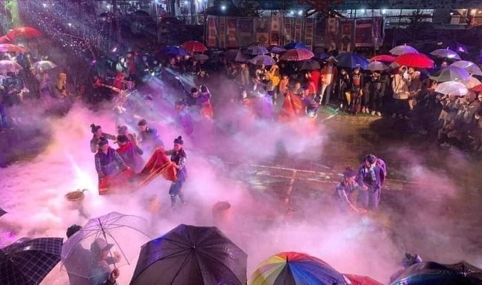 Tái diễn “Chợ tình Sa Pa”.