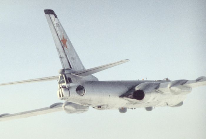Tuy nhiên Tu-16 đã được vận hành trong suốt nửa sau thế kỷ 20 và thậm chí bước sang thế kỷ 21: mặc dù nó đã ngừng hoạt động ở Nga vào năm 1993, phương tiện này vẫn được sử dụng trong Quân đội Trung Quốc với tên gọi Xian H-6.