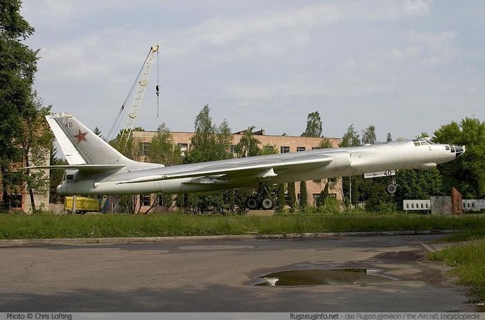 Nhờ có oanh tạc cơ huyền thoại Tu-16, Không quân Liên Xô đã có trong biên chế chiếc máy bay ném bom phản lực mang vũ khí hạt nhân được sản xuất hàng loạt đầu tiên.
