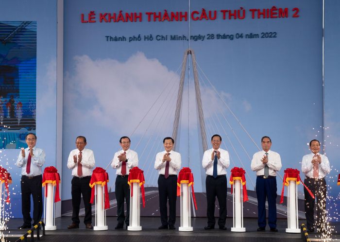 Lãnh đạo Chính phủ và TP.HCM cắt băng nghi lễ, tuyên bố chính thức khánh thành cầu Thủ Thiêm 2.