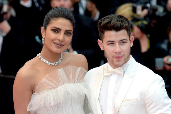  Vợ chồng Hoa hậu Priyanka Chopra và ca sĩ Nick Jonas từng khẳng định khoảng cách 10 tuổi không cản trở mối quan hệ hạnh phúc của họ. Ảnh: Antony Jones. 