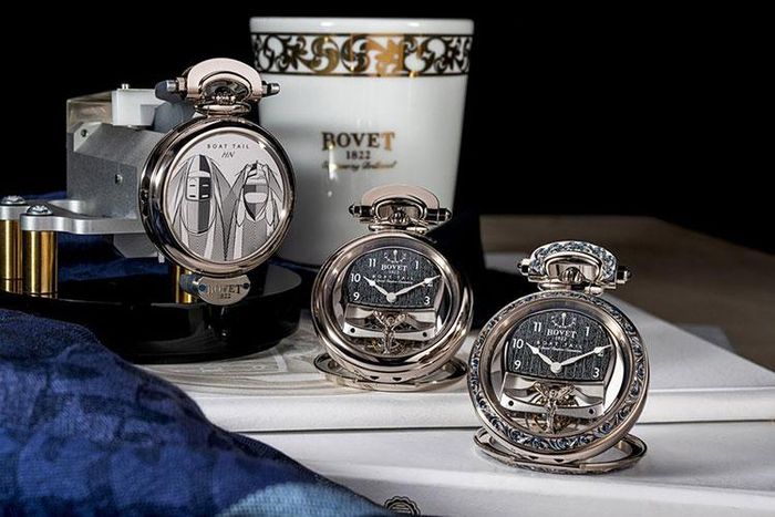 Đại diện của Rolls-Royce chỉ hé lộ rằng chủ nhân của chiếc Boat Tail là "một cặp đôi thành công trên toàn cầu". Cặp đôi này chẳng những mê du thuyền J-class mà còn thích đồng hồ Bovet và rượu champagne Grand Cru hảo hạng. 3 sở thích này đã được gộp lại thành chiếc Rolls-Royce Boat Tail.