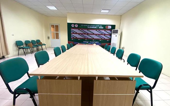 Khu vực phòng khách của sân Thiên Trường.