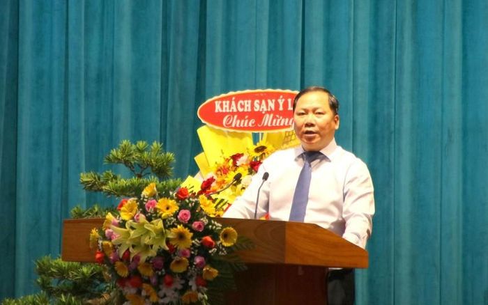 Chủ tịch UBND tỉnh Bình Định Nguyễn Phi Long phát biểu khai mạc hội thảo.