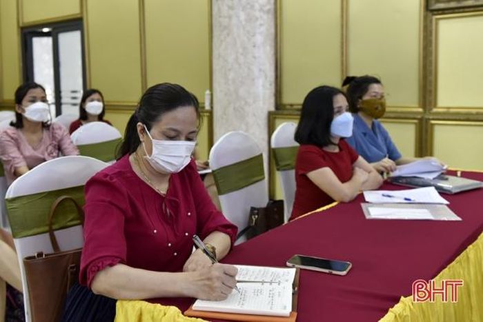 Đại biểu tham dự hội thảo.